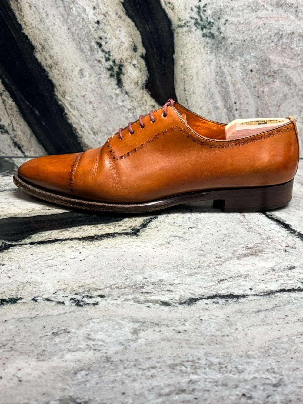 Santoni description stunning